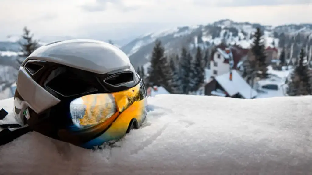 How to Choose Ski Goggles Advanced Goggle Features